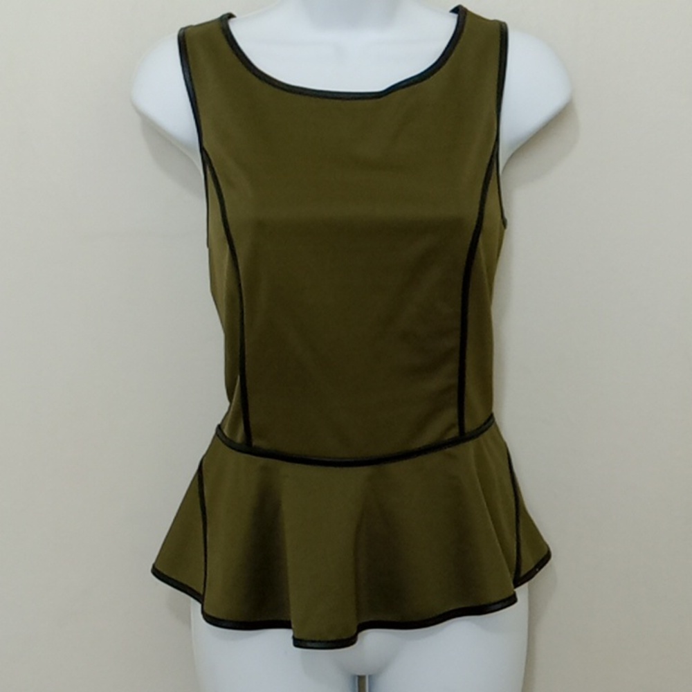 Mandee Size Large Moto Style Sleeveless Green Peplum Top